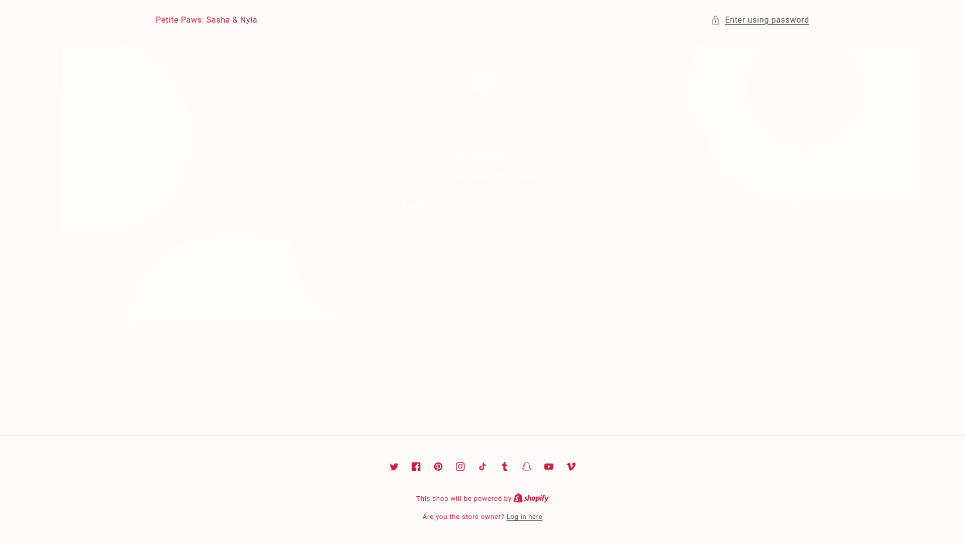 website screenshot of https://petitepawssashanyla.com/