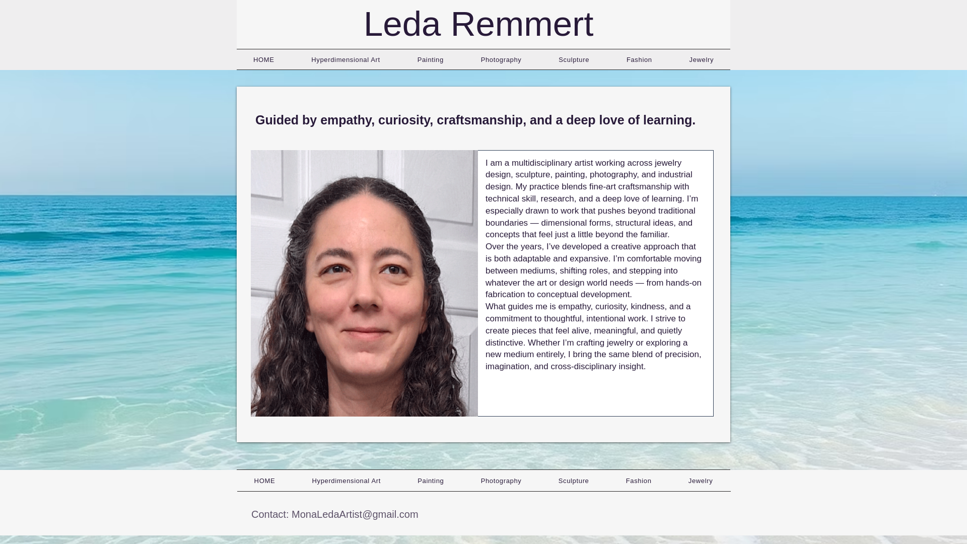 website screenshot of https://ledaremmertportfolio.com