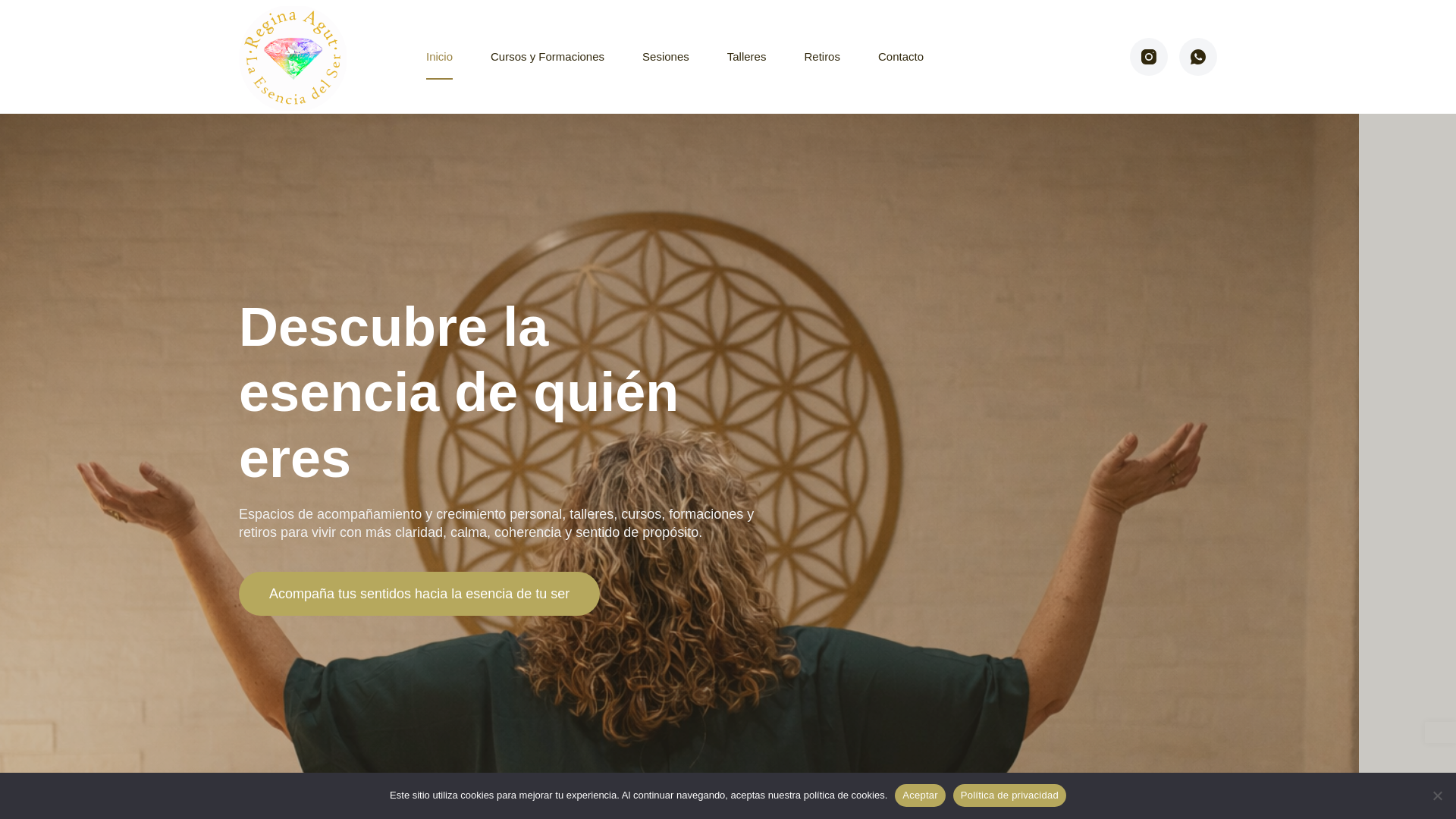 website screenshot of https://escuelalaesenciadelser.com