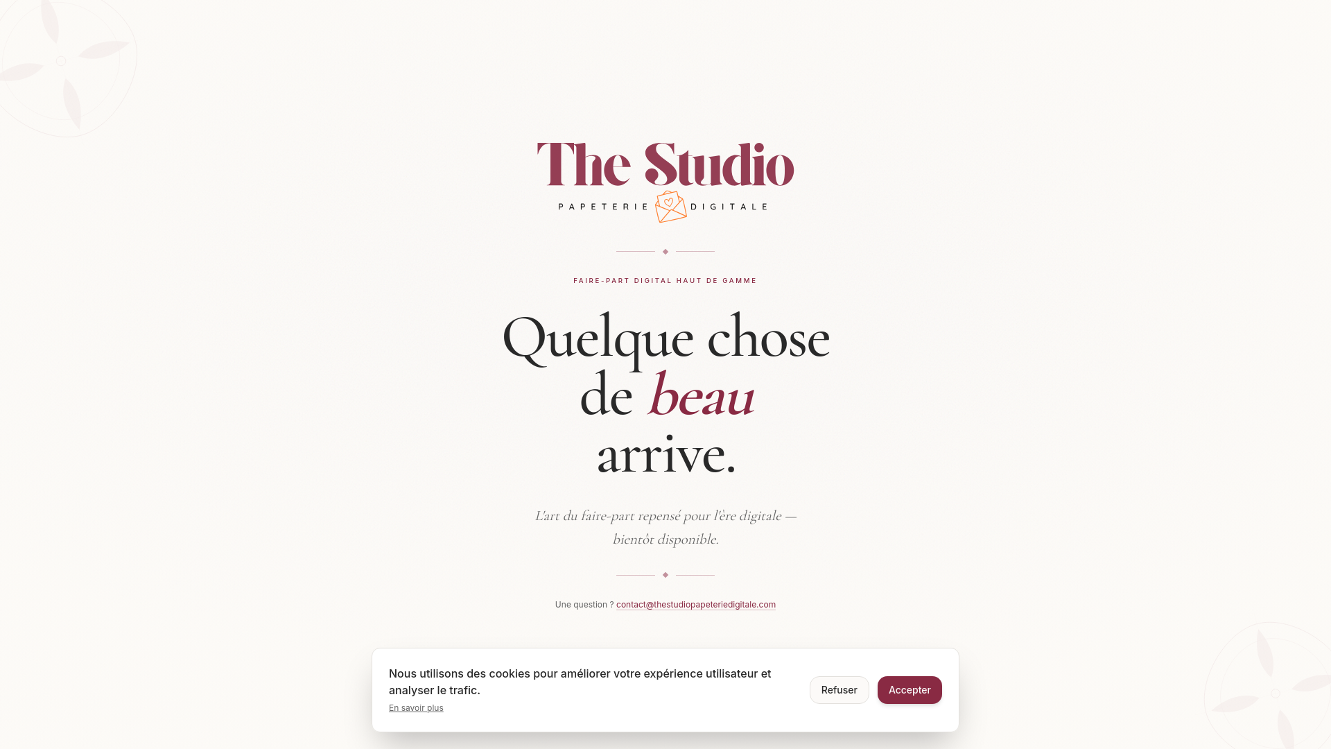 website screenshot of https://thestudiopapeteriedigitale.com/