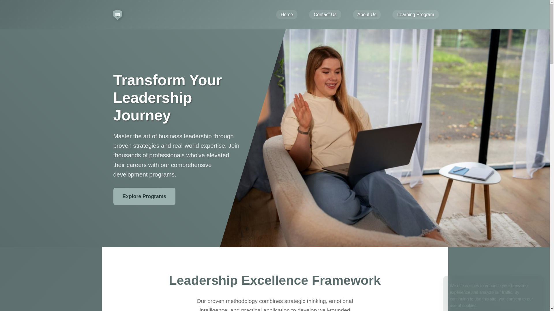 website screenshot of https://mirqueluva.com/