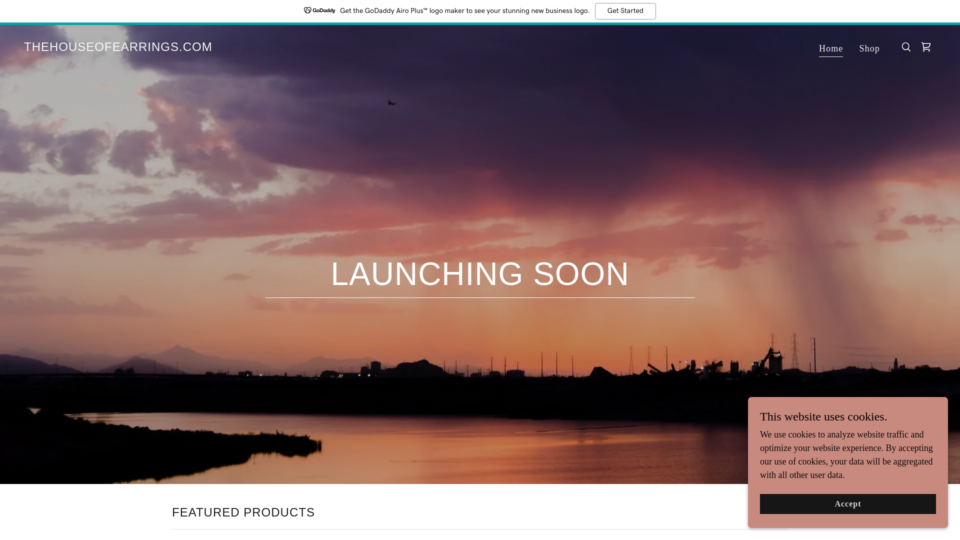 website screenshot of https://thehouseofearrings.com/