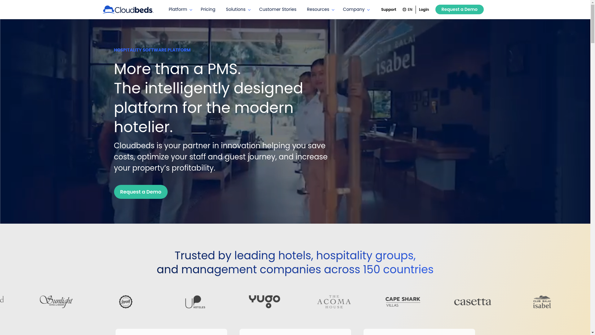 website screenshot of https://www.cloudbeds.com/