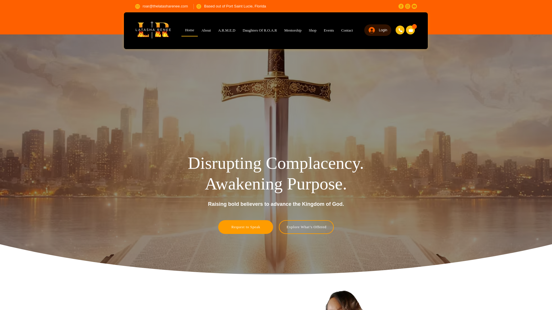 website screenshot of https://thelatasharenee.com