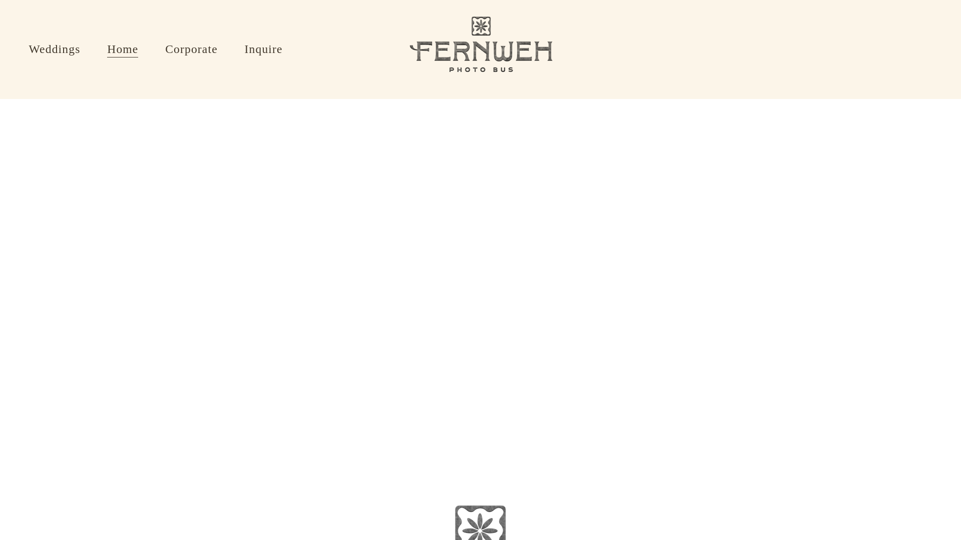 website screenshot of https://mendocinophotoboothbus.com/