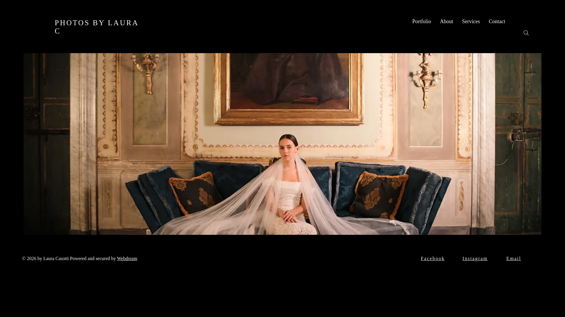 website screenshot of https://photosbylaurac.com