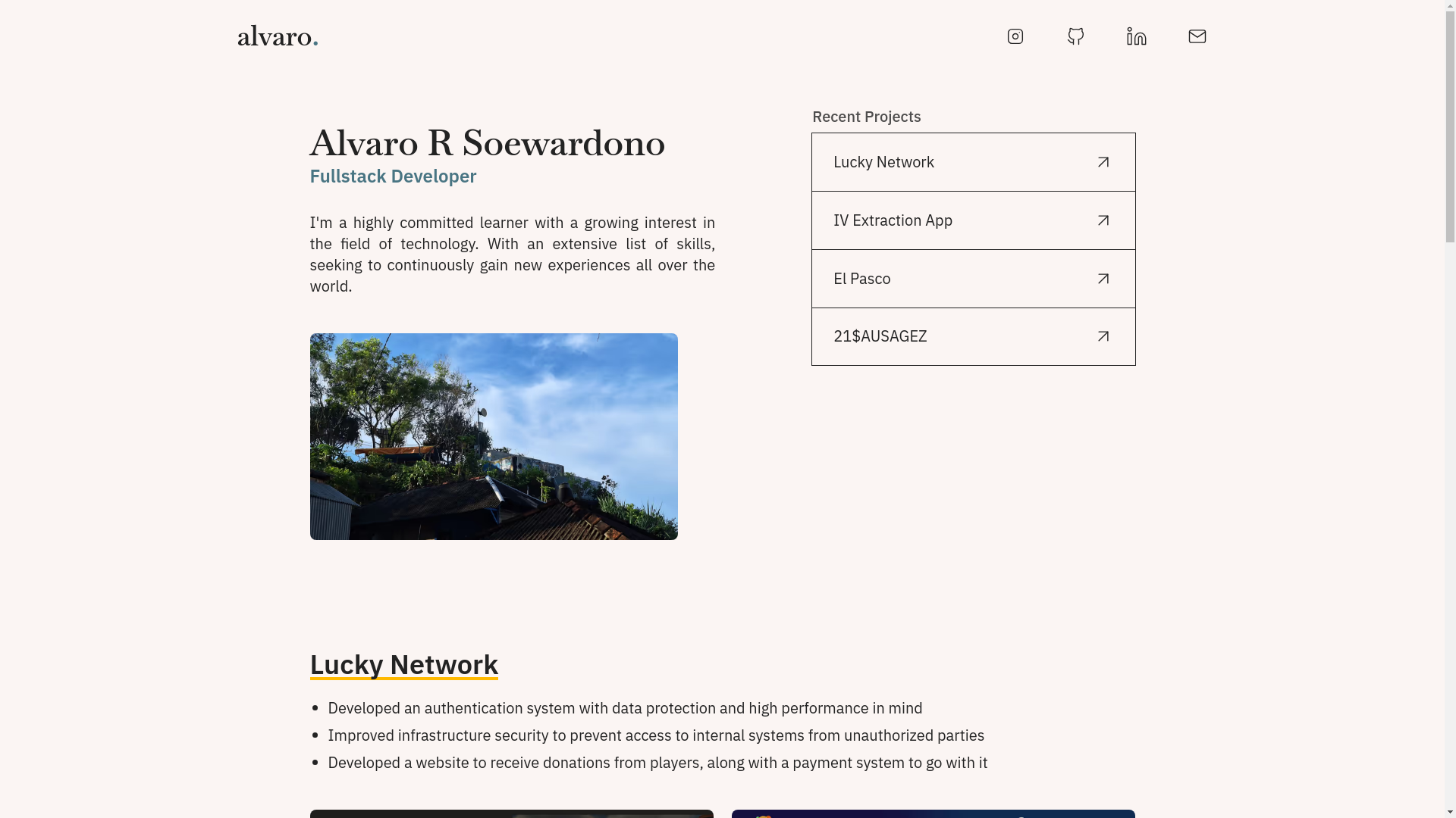 website screenshot of https://alvaroswdn.pages.dev/