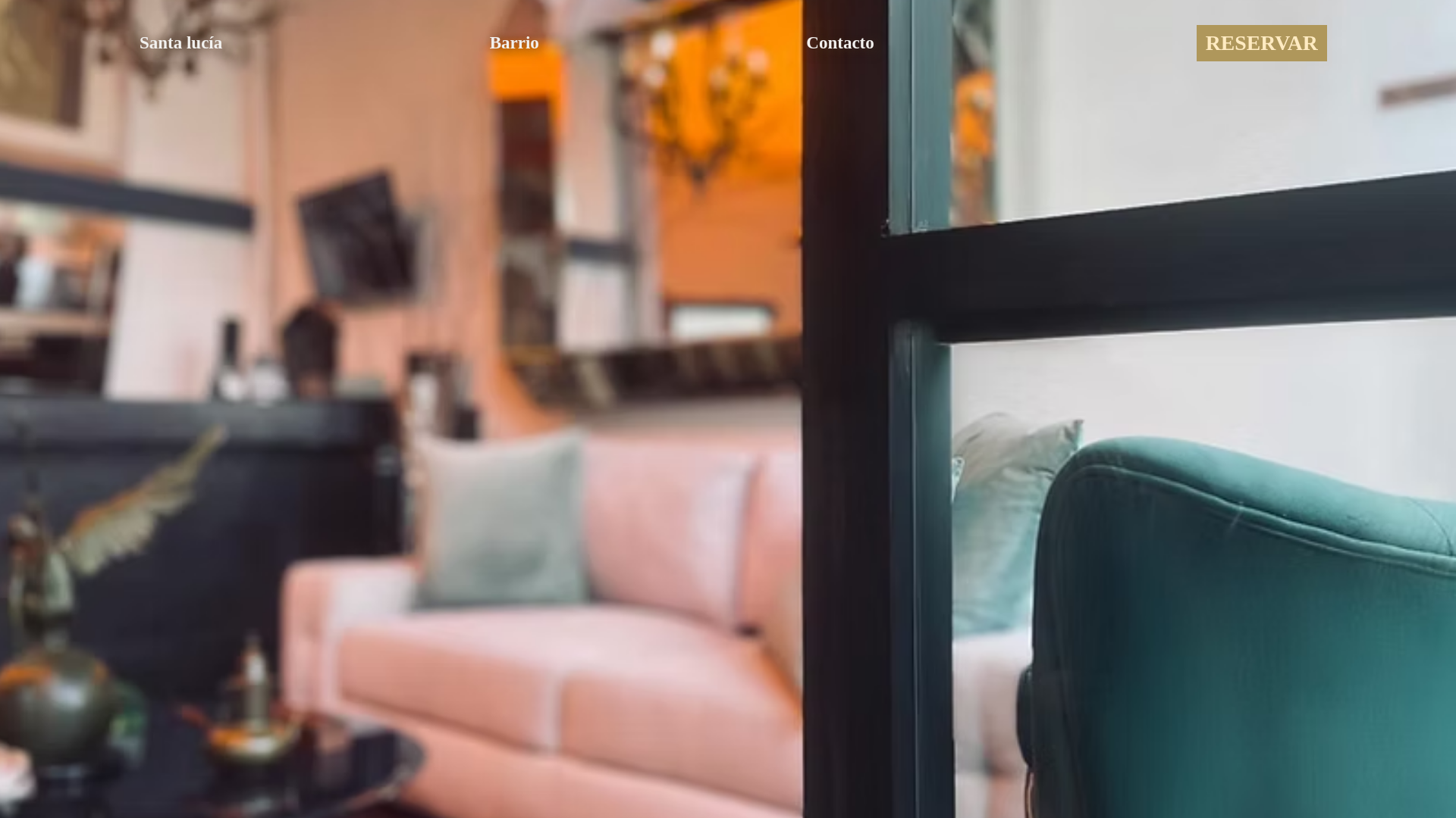 website screenshot of https://minasuitesmx.com