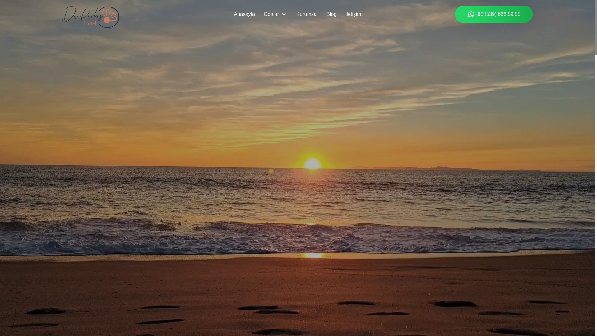 website screenshot of https://deperlasotel.com/