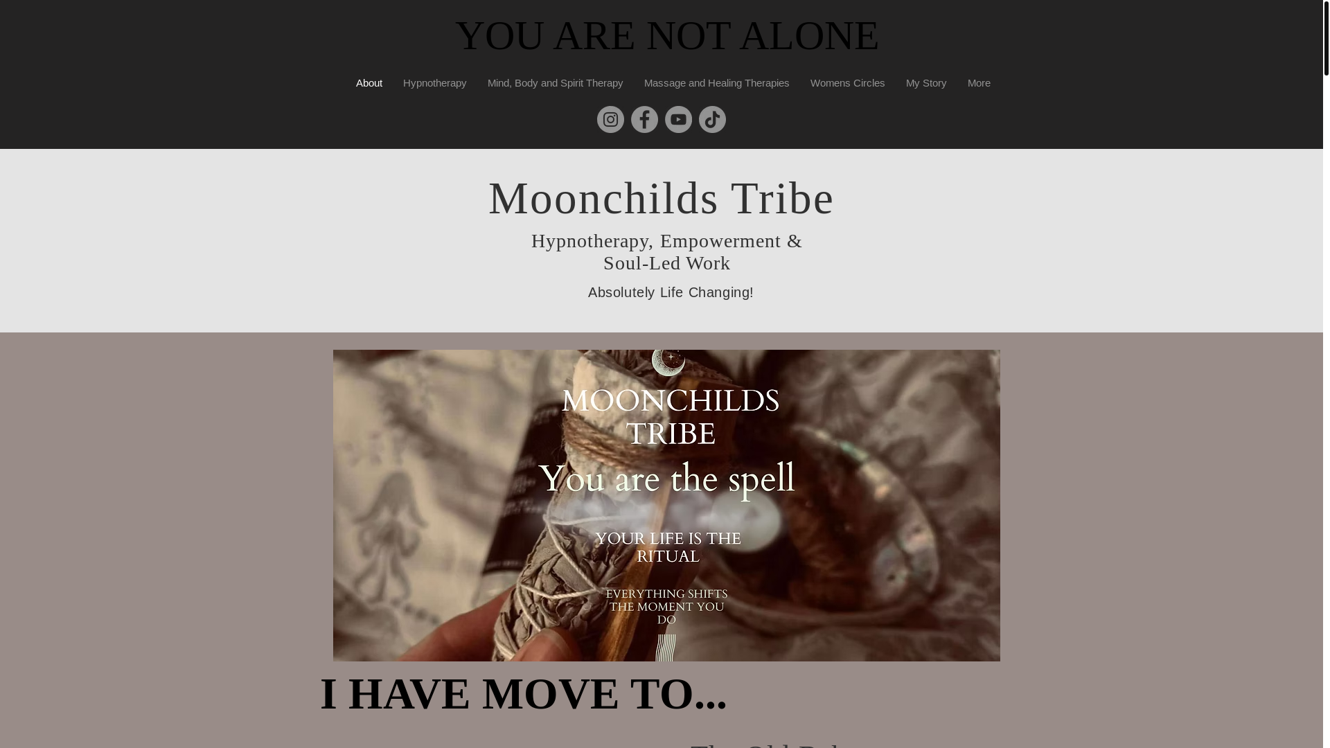 website screenshot of https://ruthmoonchild.com/