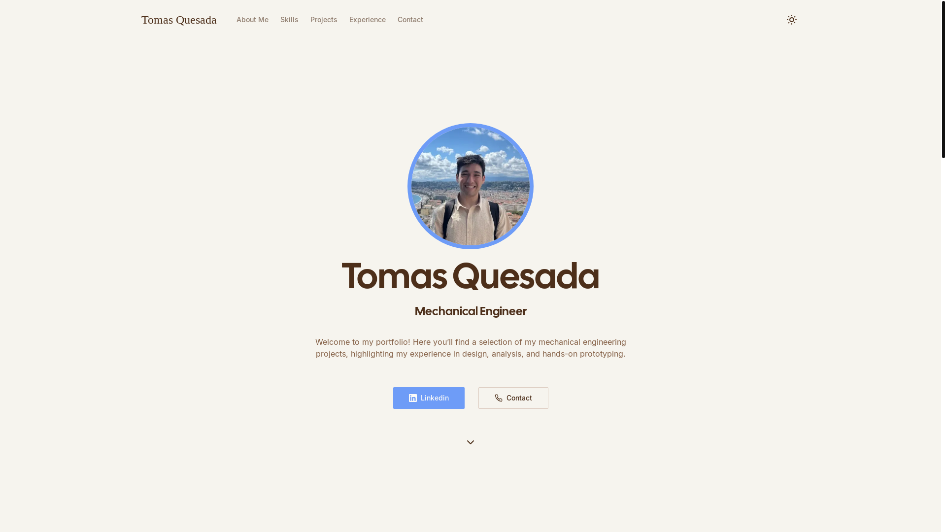 website screenshot of https://tomasequesada.com/