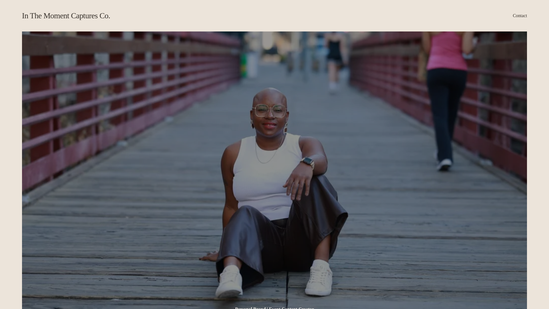 website screenshot of https://inthemomentcaptures.com