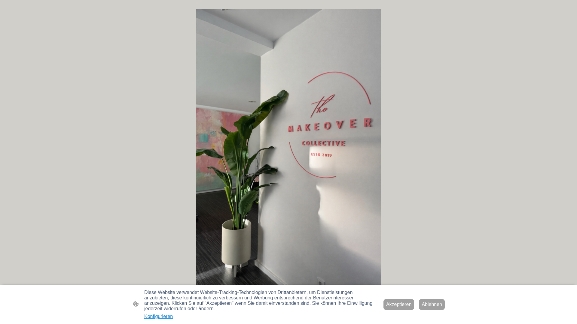 website screenshot of https://themakeovercollective.de