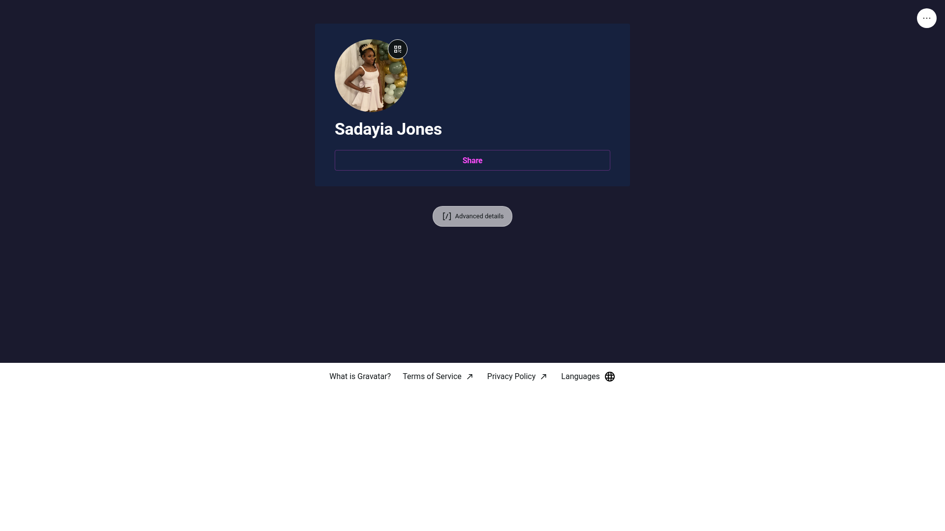 website screenshot of https://sadayiajones.link/