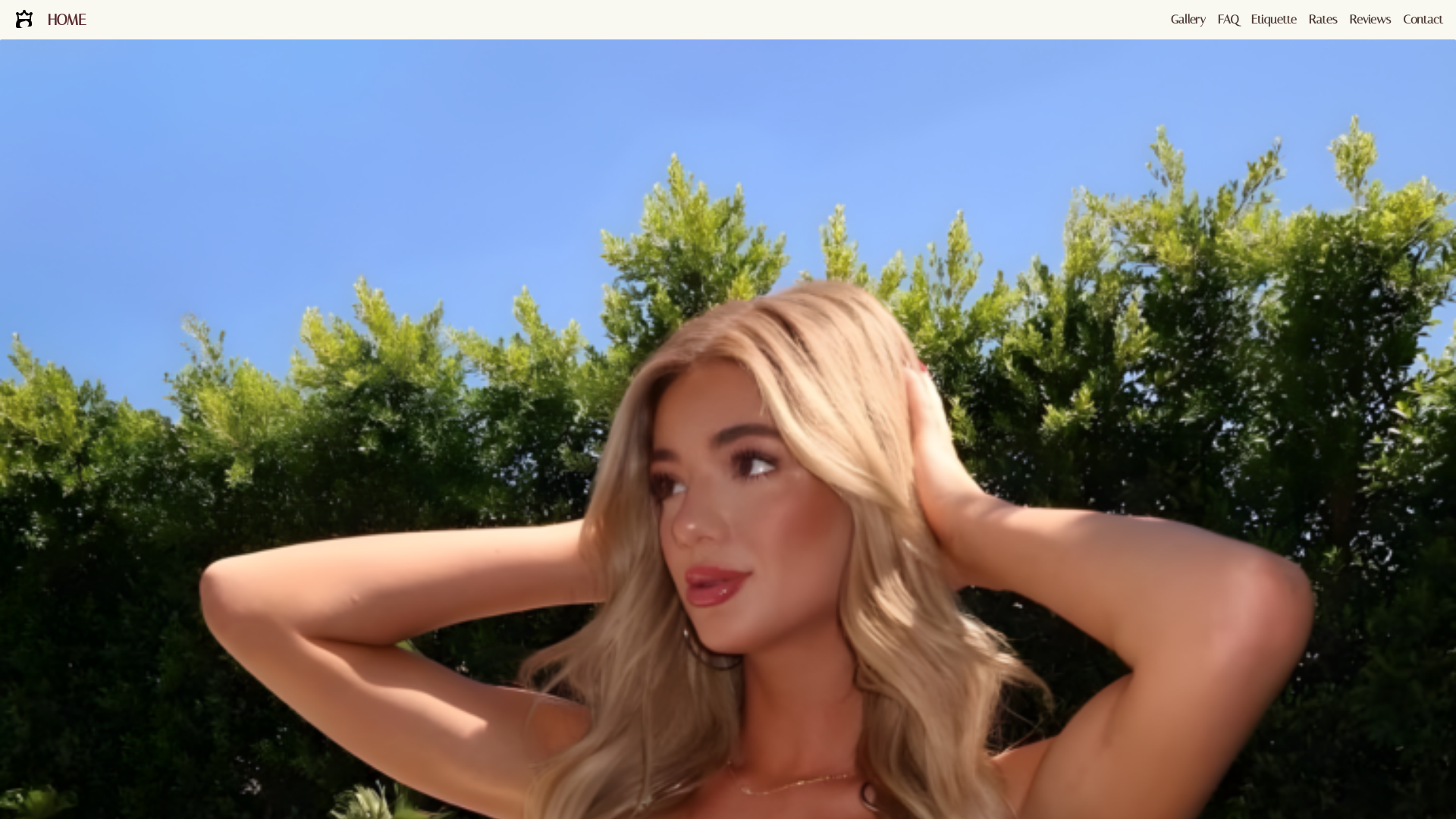 website screenshot of https://arabellarouge.com/