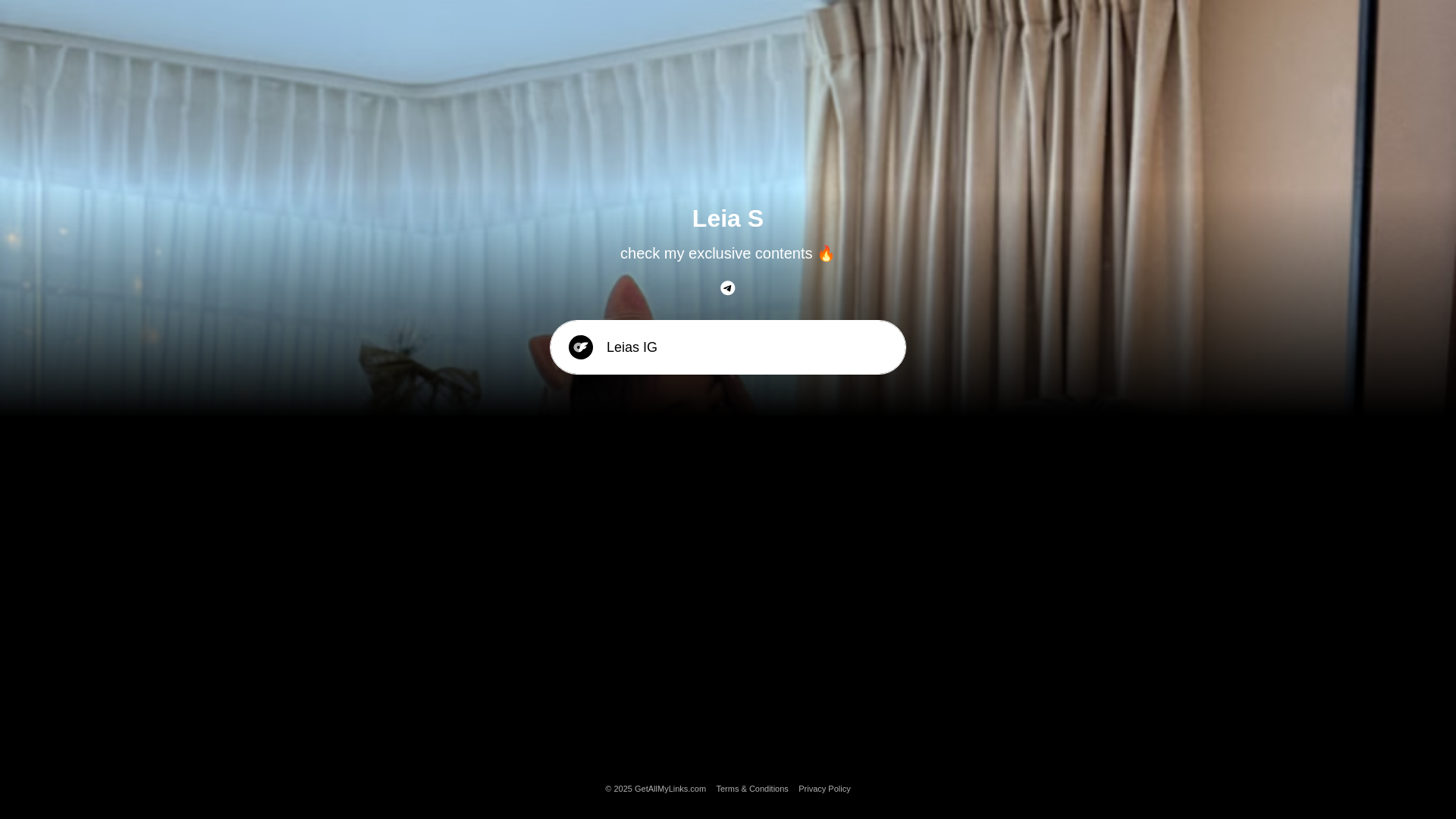 website screenshot of https://chatwithleia.com/