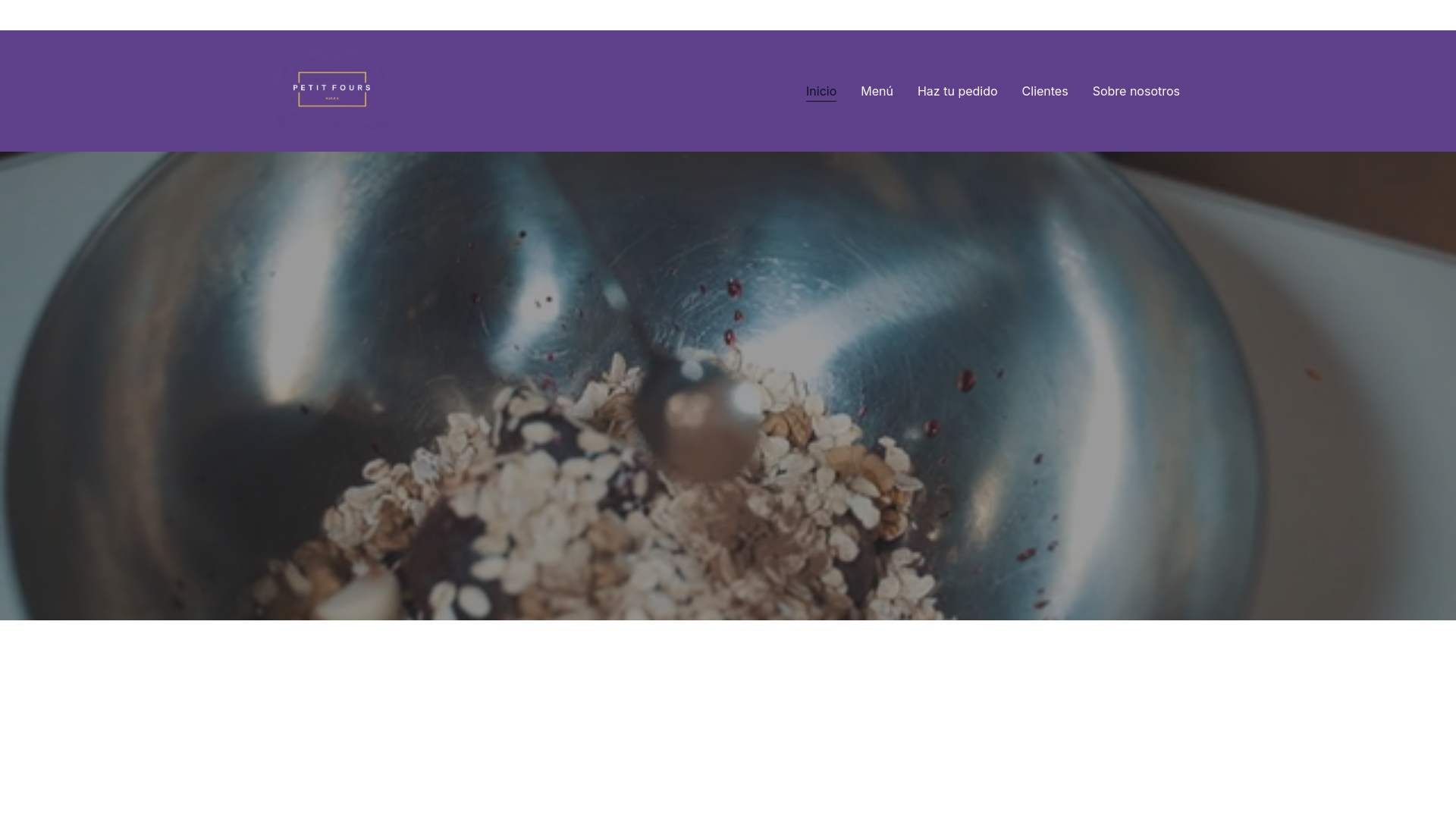 website screenshot of https://petitfoursnanas.com