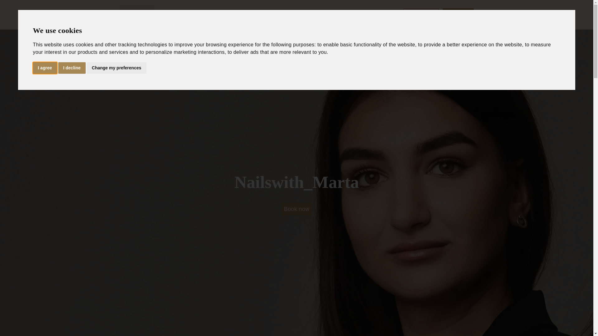 website screenshot of https://nailswithmarta.nl/