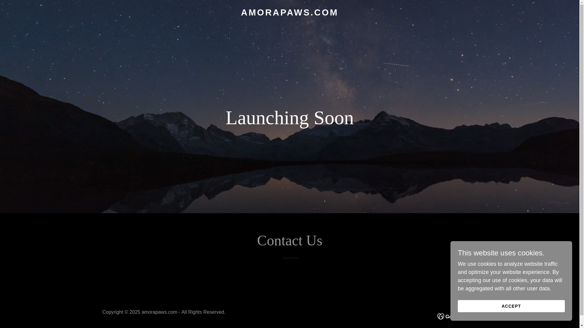 website screenshot of https://amorapaws.com/