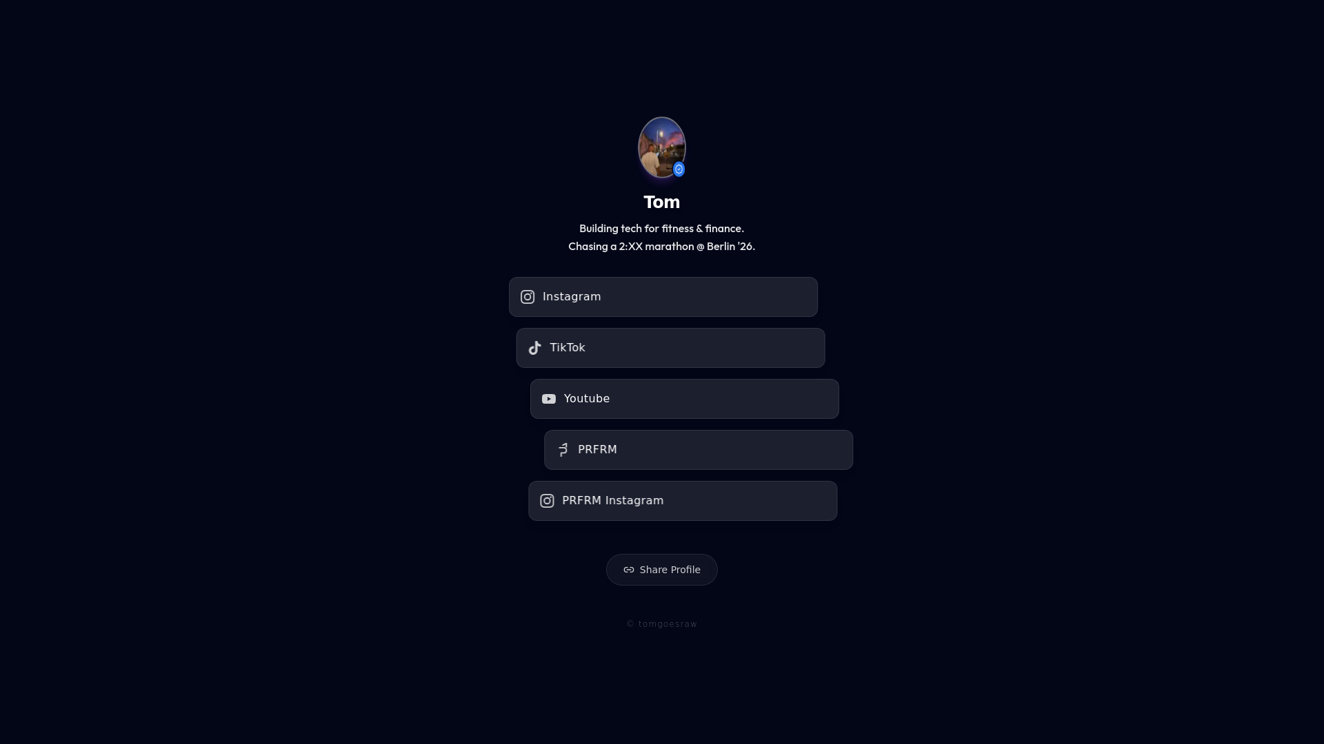 website screenshot of https://tomgoesraw.com