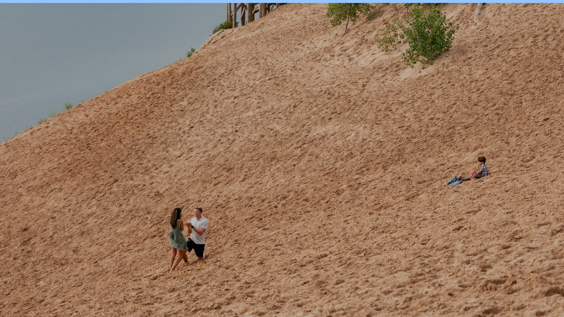 website screenshot of https://jeremyandrea.com/