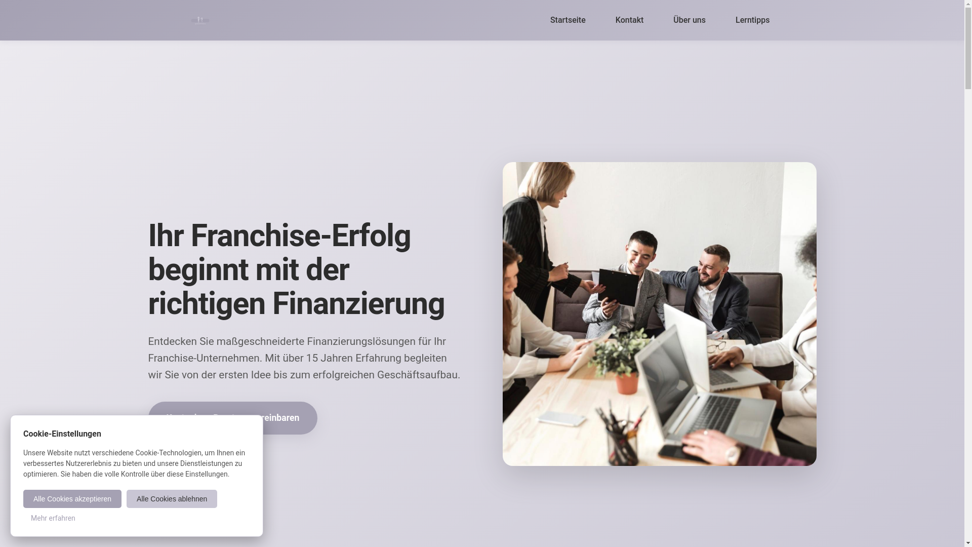 website screenshot of https://qeravinthalos.com/