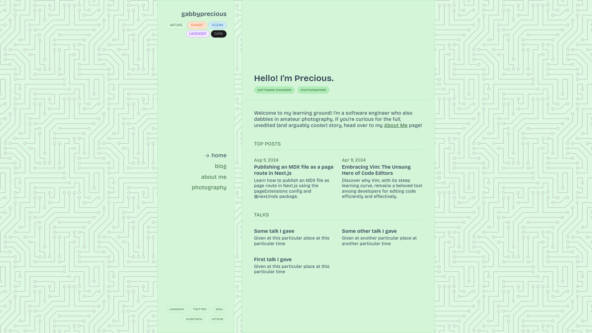 website screenshot of https://gabbyisnotanerd.com/