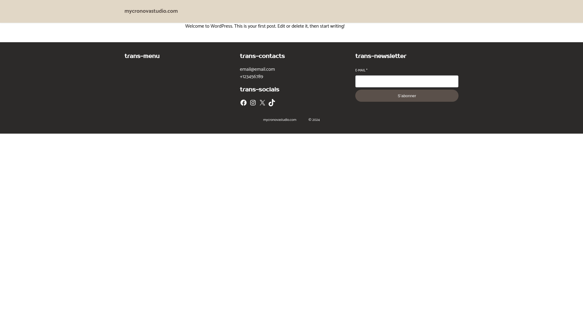 website screenshot of https://mycronovastudio.com/