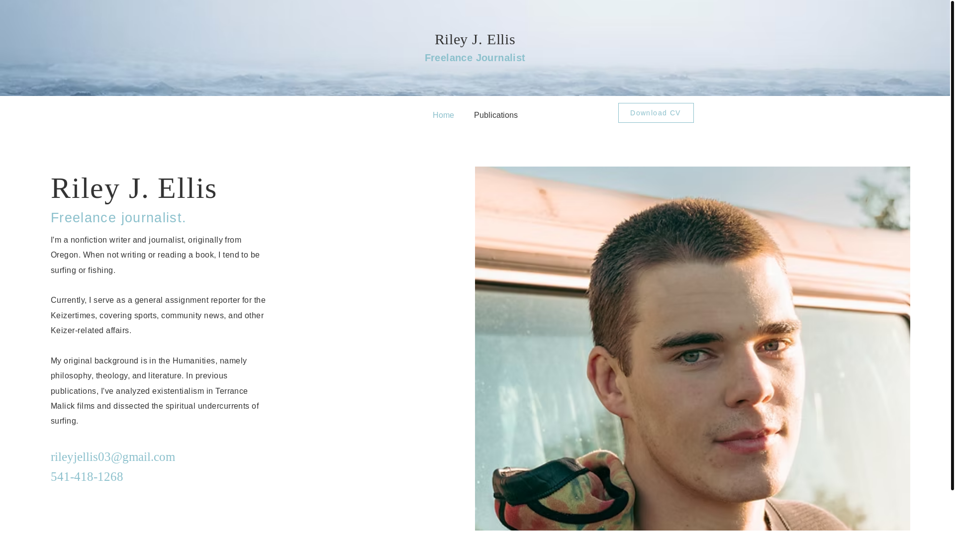 website screenshot of https://rileyelliswrites.com/