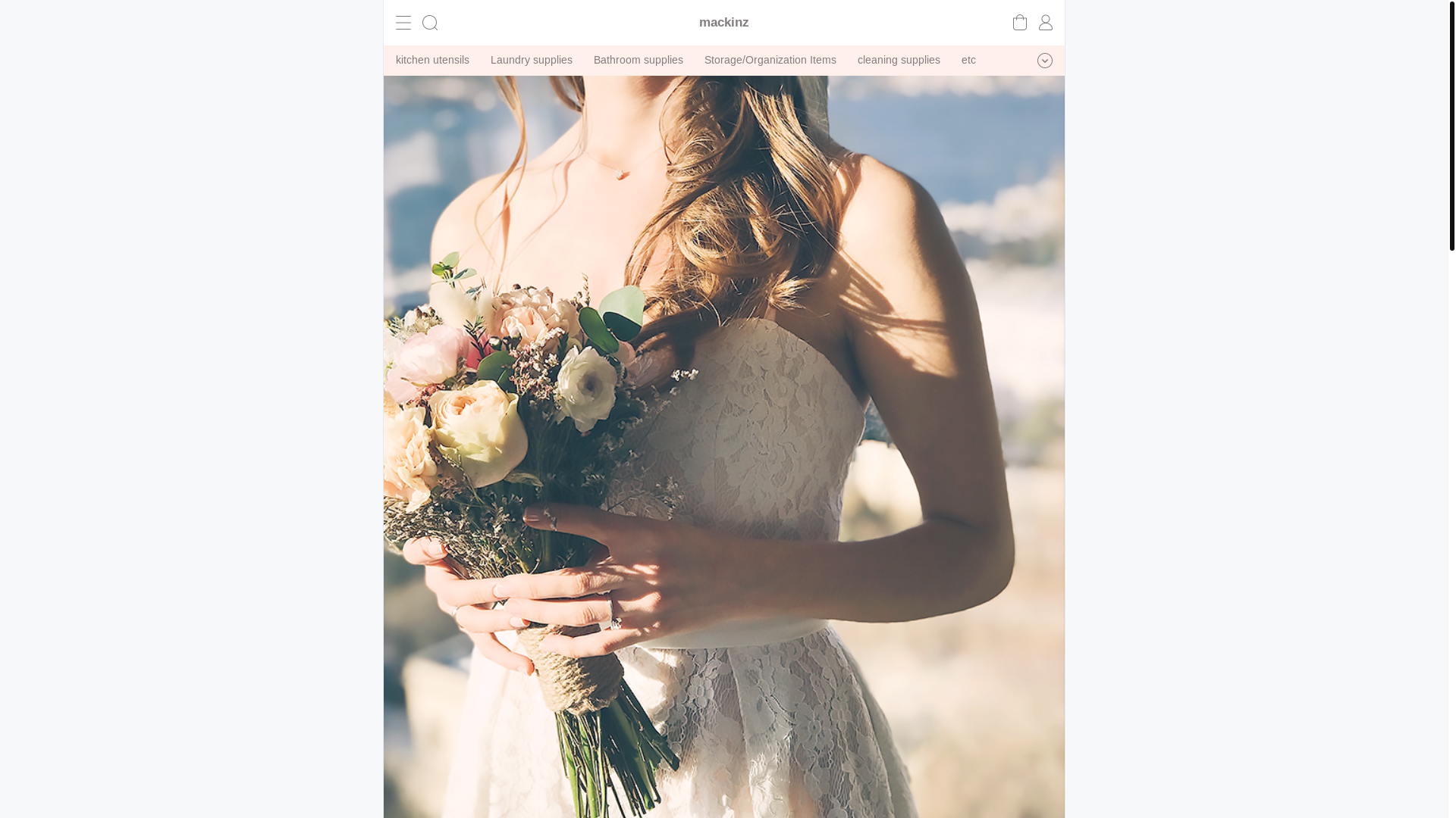website screenshot of https://mackiinz.com/