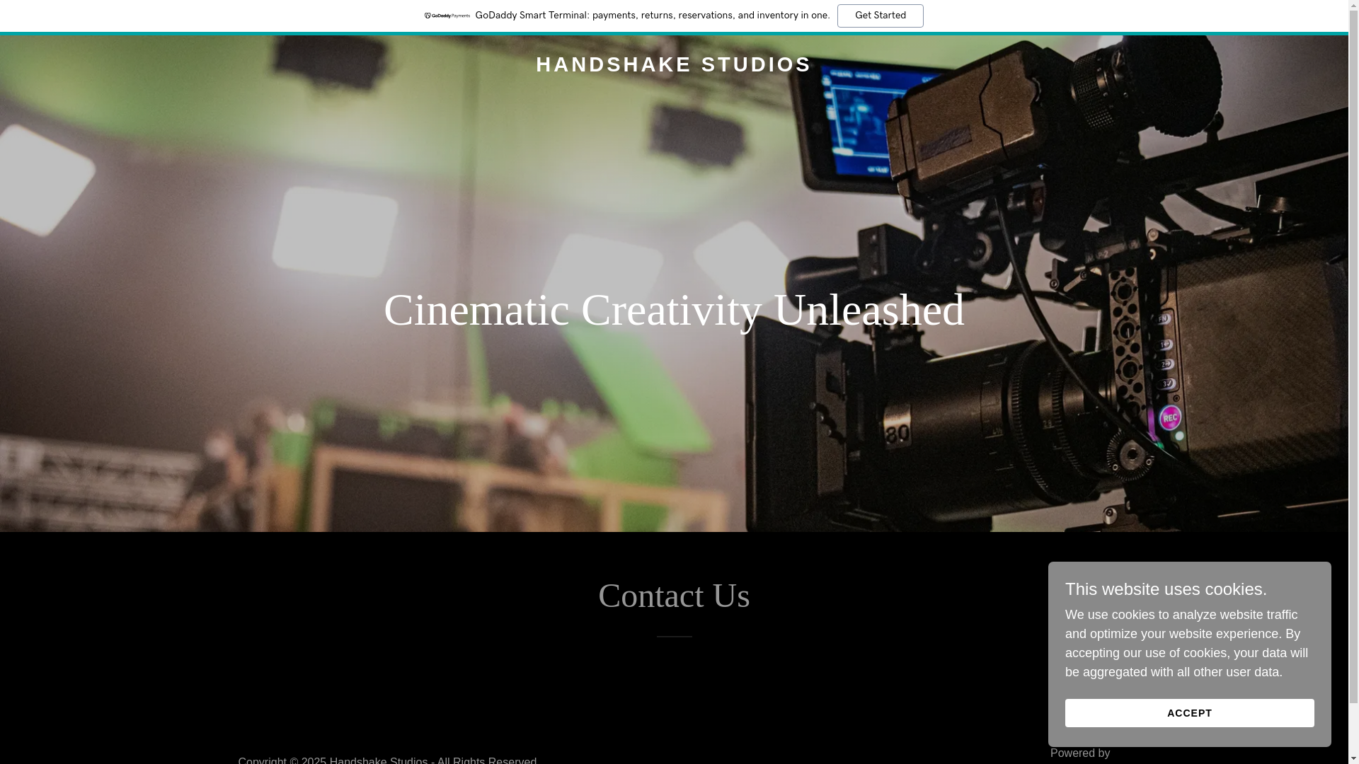 website screenshot of https://handshakestudios.in/