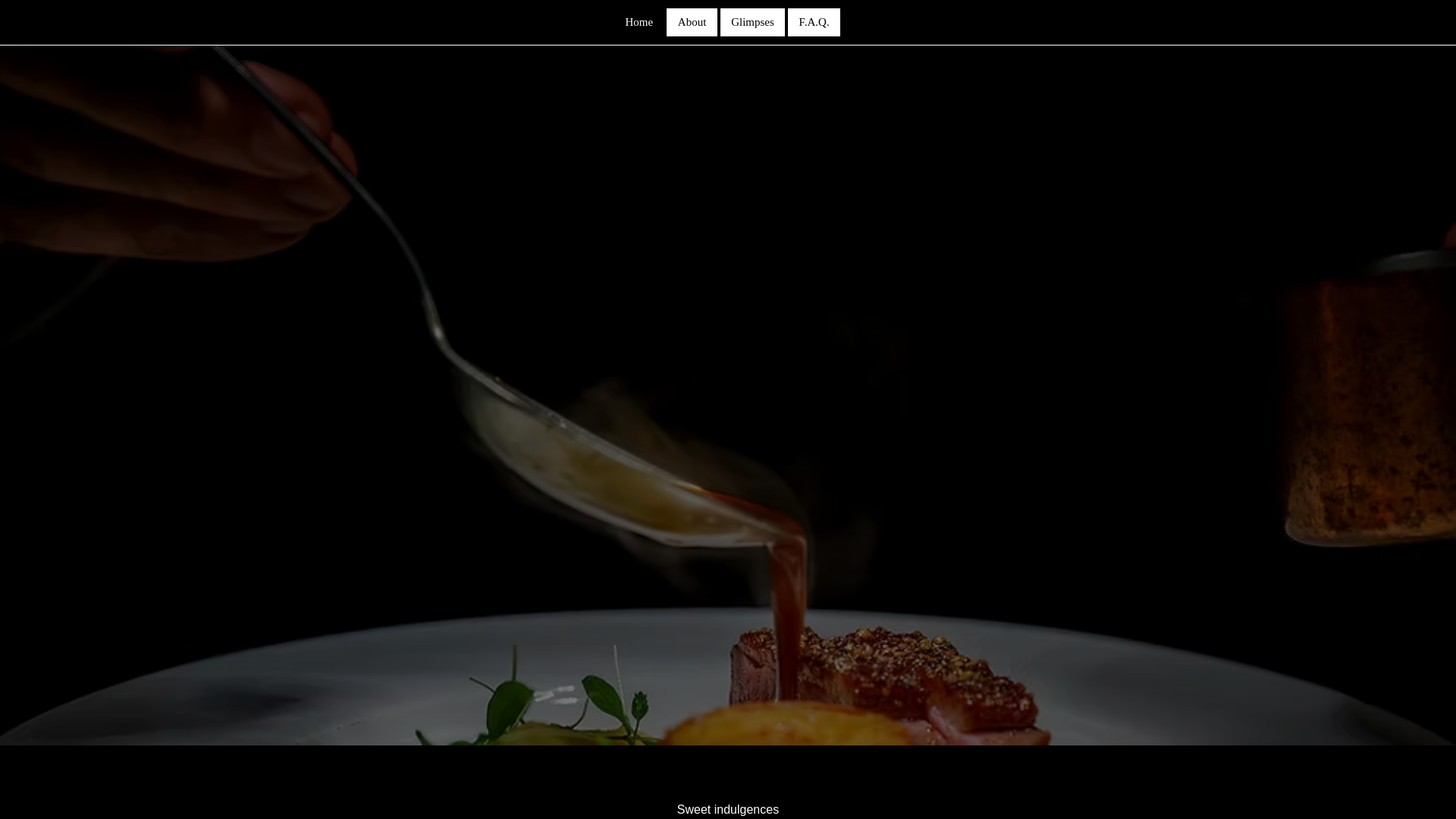 website screenshot of https://elletravelstheworld.com