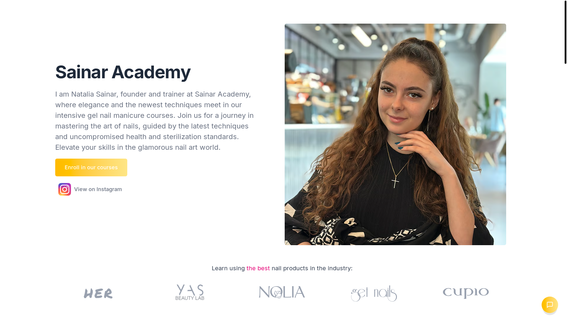 website screenshot of https://sainaracademy.pages.dev/