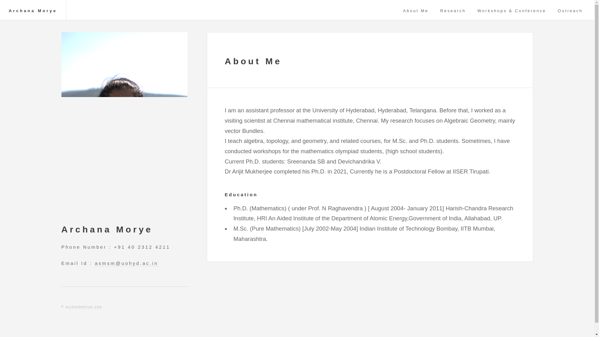 website screenshot of https://archanamorye.me/