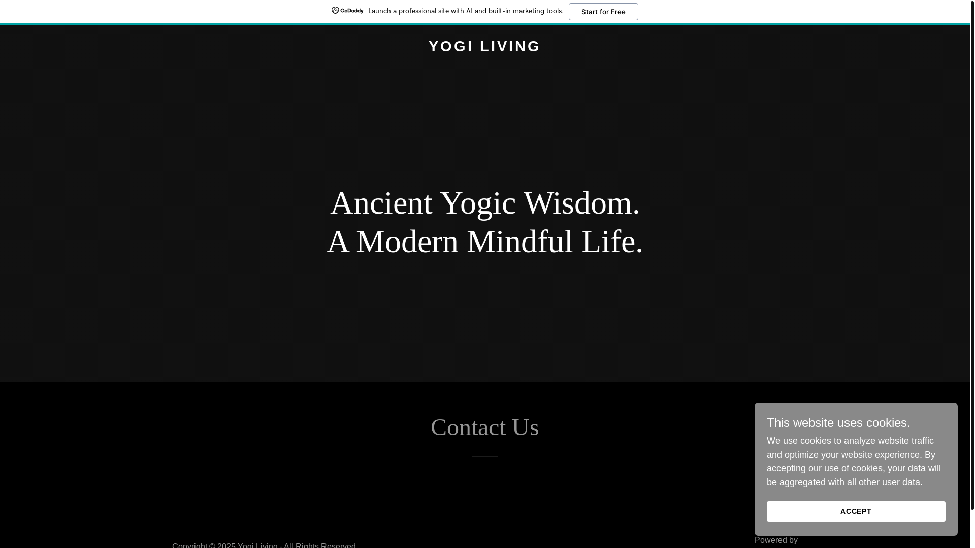 website screenshot of https://yogicliving.club/