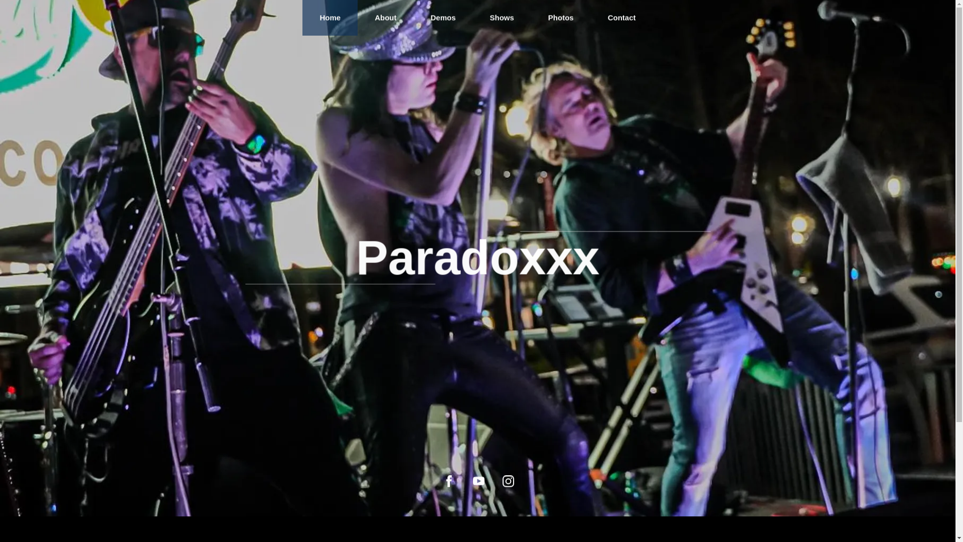 website screenshot of https://paradoxxxband.com/