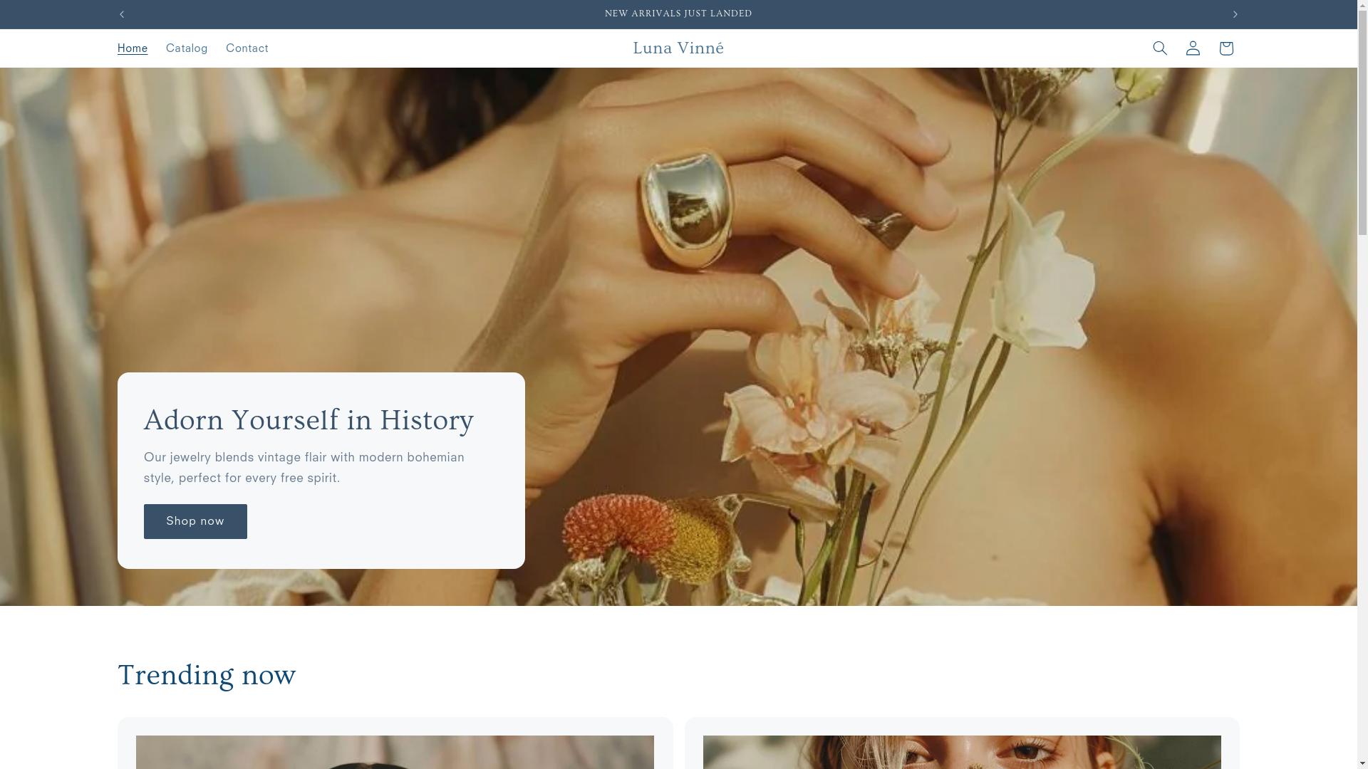 website screenshot of https://lunavinne.com/