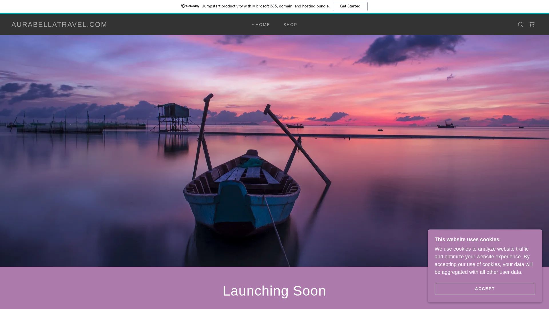 website screenshot of https://aurabellatravel.com/