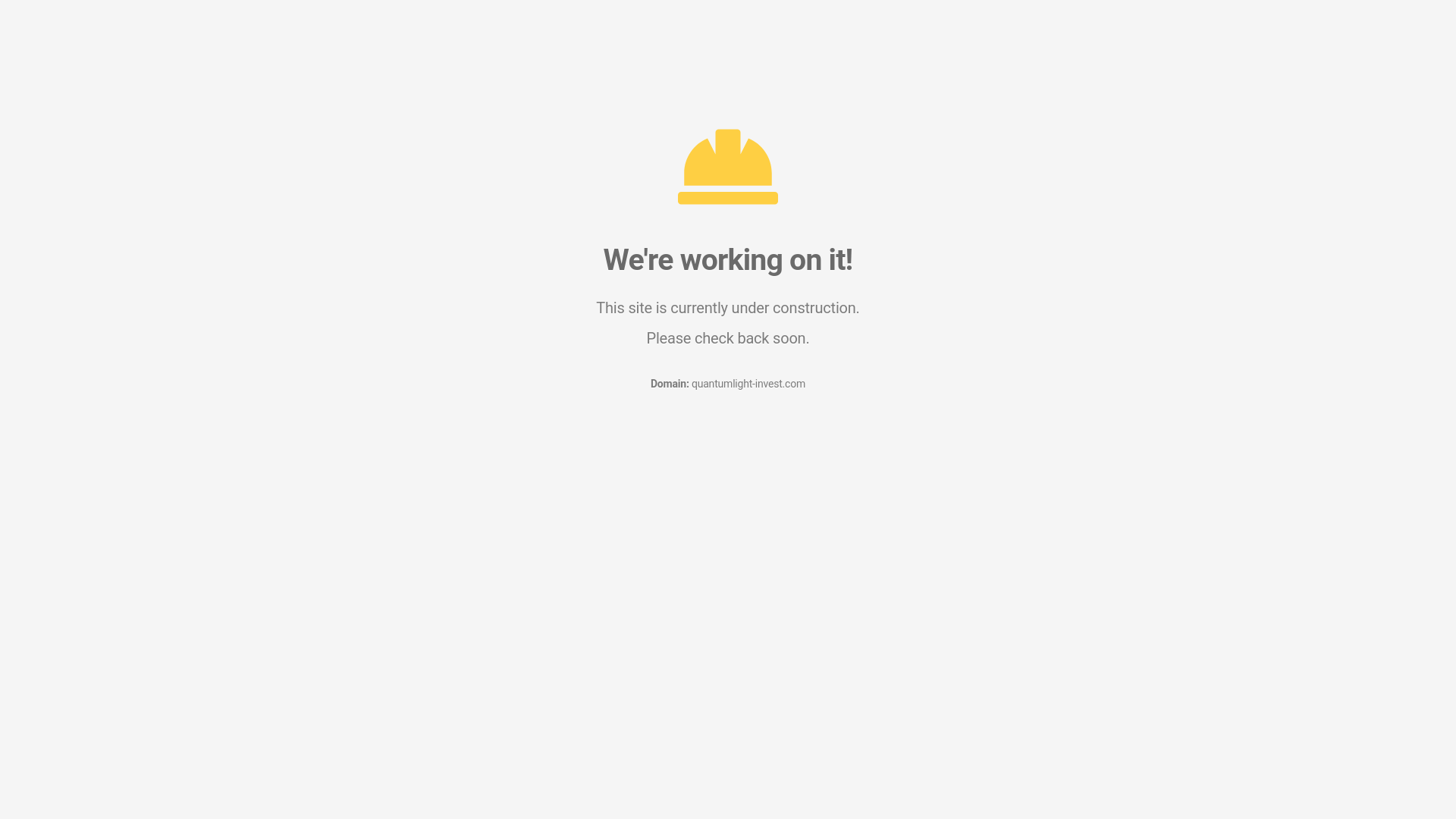 website screenshot of https://quantumlight-invest.com/