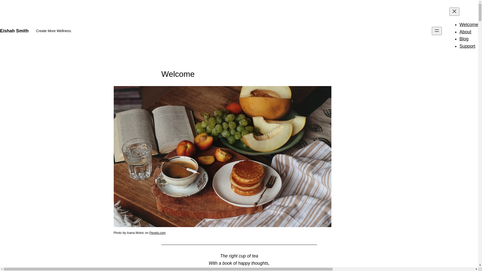 website screenshot of https://eishahsmith.com/