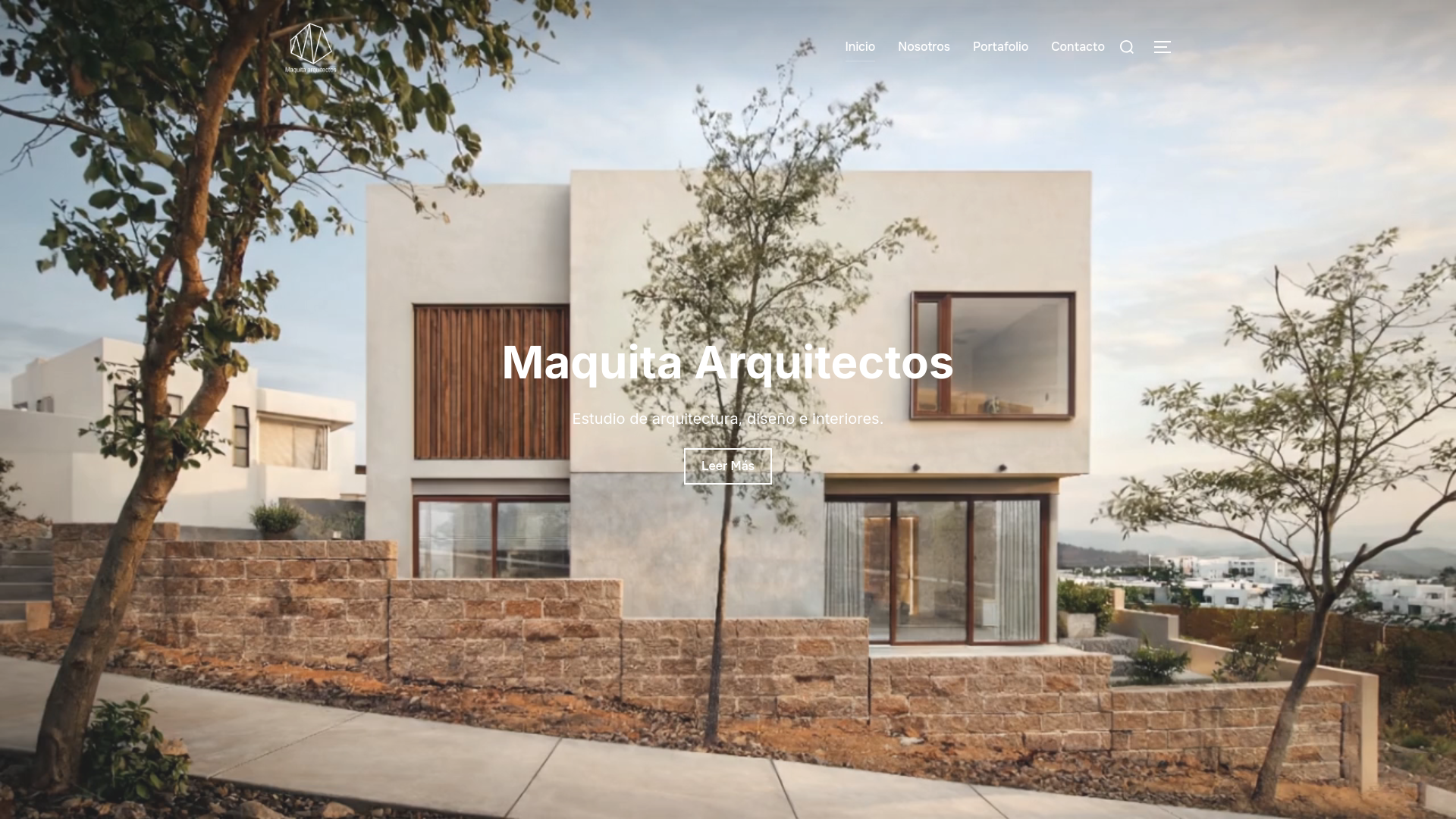 website screenshot of https://maquitaarquitectos.com