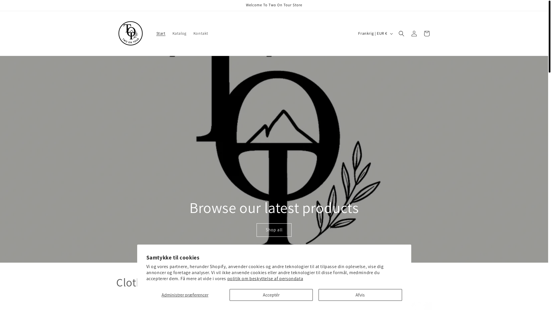 website screenshot of https://twoontourclothing.com/