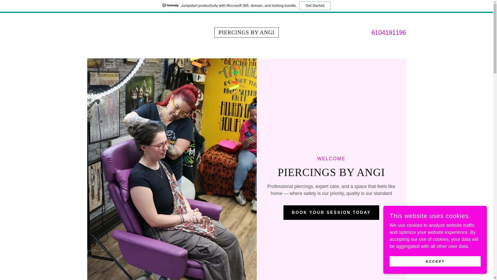 website screenshot of https://piercingsbyangi.com/
